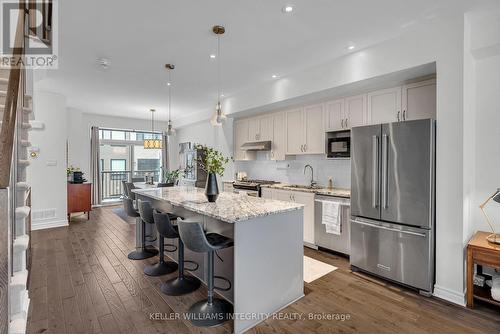 313 Twinflower Way, Ottawa, ON - Indoor Photo Showing Kitchen With Upgraded Kitchen