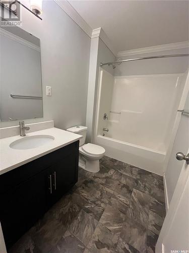 252 250 Akhtar Bend, Saskatoon, SK - Indoor Photo Showing Bathroom