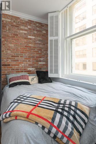 617 - 1 King Street W, Toronto, ON - Indoor Photo Showing Bedroom