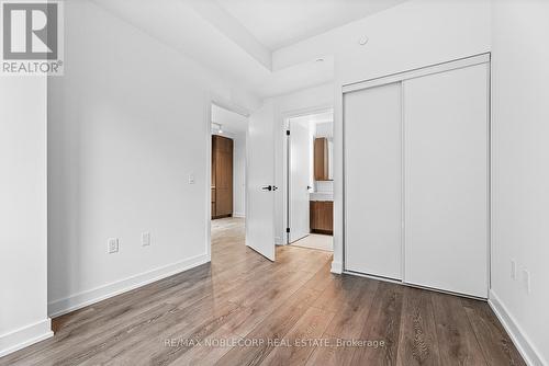 817 - 117 Broadway Avenue, Toronto, ON - Indoor Photo Showing Other Room