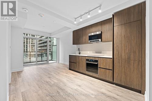 817 - 117 Broadway Avenue, Toronto, ON - Indoor