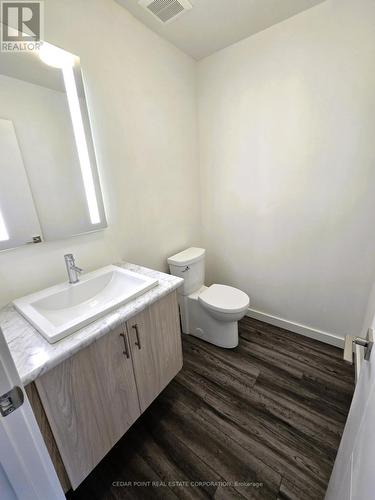 33 Rainwater Lane, Barrie, ON - Indoor Photo Showing Bathroom