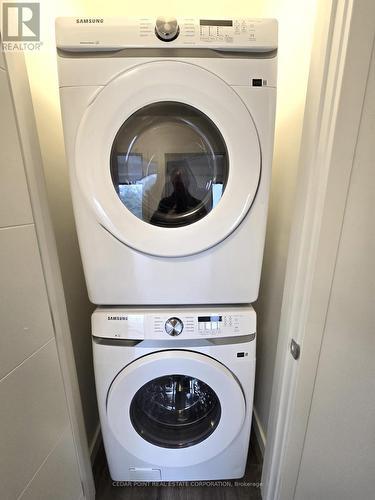 33 Rainwater Lane, Barrie, ON - Indoor Photo Showing Laundry Room