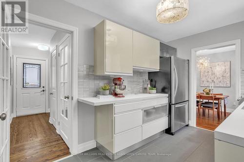 24 Arch Road, Mississauga, ON - Indoor Photo Showing Kitchen