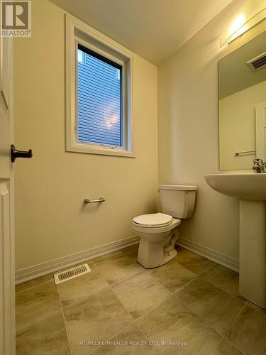 224 Port Crescent, Welland, ON - Indoor Photo Showing Bathroom