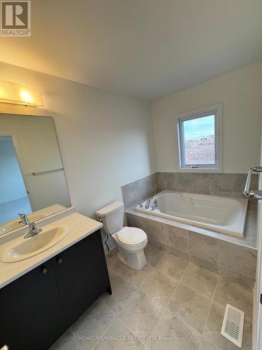 224 Port Crescent, Welland, ON - Indoor Photo Showing Bathroom