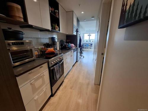 201-613 Herald St, Victoria, BC - Indoor Photo Showing Kitchen