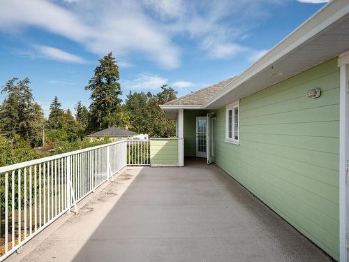 1395 Mctavish Rd, North Saanich, BC 