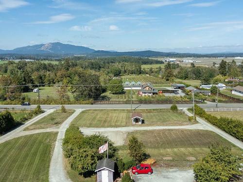 1395 Mctavish Rd, North Saanich, BC 