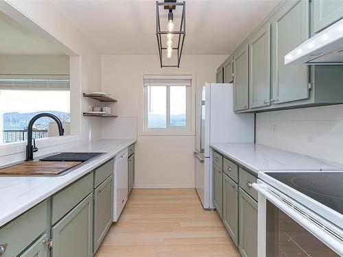 214-1991 Kaltasin Rd, Sooke, BC - Indoor Photo Showing Kitchen