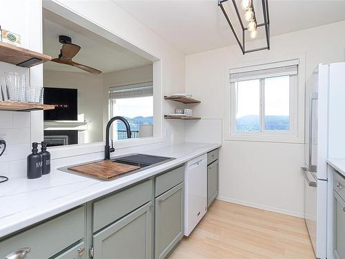 214-1991 Kaltasin Rd, Sooke, BC - Indoor Photo Showing Kitchen