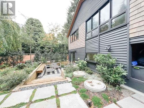 6415 Nelson Street, West Vancouver, BC 