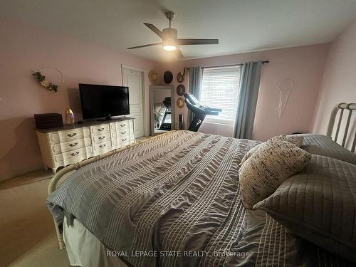 57 Cedar St, Grimsby, ON - Indoor Photo Showing Bedroom