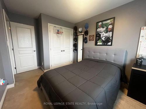 57 Cedar St, Grimsby, ON - Indoor Photo Showing Bedroom