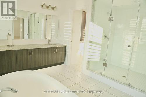 416 Ellen Davidson Drive, Oakville, ON - Indoor Photo Showing Bathroom