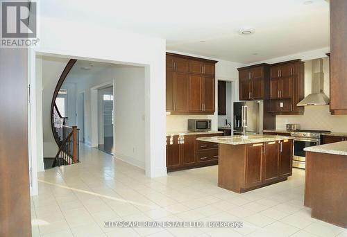 416 Ellen Davidson Drive, Oakville, ON - Indoor Photo Showing Kitchen