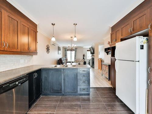 Cuisine - 56 Rue De L'Envol, Sainte-Anne-Des-Plaines, QC - Indoor Photo Showing Kitchen