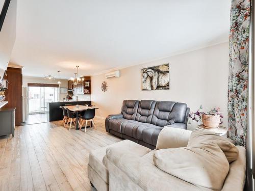 Salon - 56 Rue De L'Envol, Sainte-Anne-Des-Plaines, QC - Indoor Photo Showing Living Room