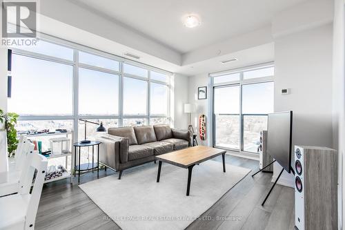 702 - 450 Dundas Street E, Hamilton, ON - Indoor Photo Showing Living Room