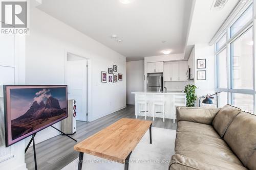 702 - 450 Dundas Street E, Hamilton, ON - Indoor Photo Showing Living Room