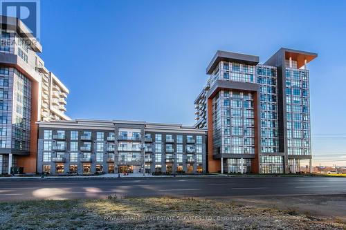 702 - 450 Dundas Street E, Hamilton, ON - Outdoor With Balcony With Facade