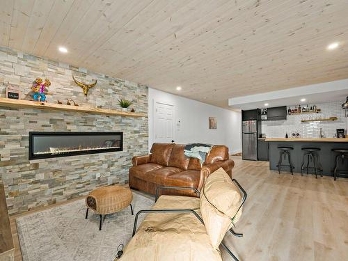 Living room - 315 Ch. De L'Aventure, Mont-Tremblant, QC - Indoor Photo Showing Living Room With Fireplace