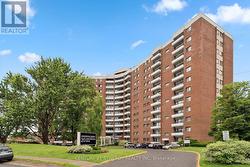 1102 - 20 CHESTERTON DRIVE  Ottawa, ON K2E 6Z7