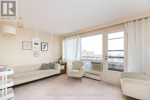 1102 - 20 Chesterton Drive, Ottawa, ON - Indoor Photo Showing Living Room