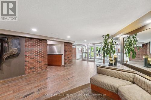 1102 - 20 Chesterton Drive, Ottawa, ON - Indoor