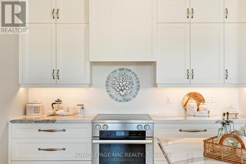 604 - 77 Yates Street, St. Catharines (Downtown), ON - Indoor Photo Showing Kitchen