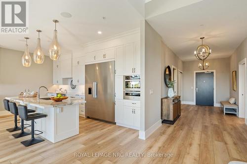 604 - 77 Yates Street, St. Catharines (Downtown), ON - Indoor Photo Showing Kitchen With Upgraded Kitchen