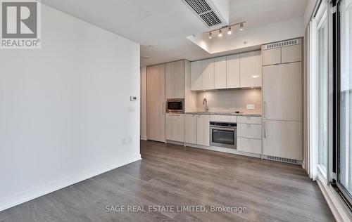 4108 - 115 Blue Jays Way, Toronto, ON - Indoor Photo Showing Kitchen