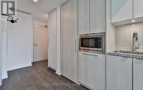 4108 - 115 Blue Jays Way, Toronto, ON - Indoor Photo Showing Kitchen