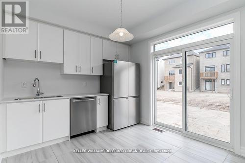 47 Federica Crescent, Wasaga Beach, ON - Indoor Photo Showing Kitchen