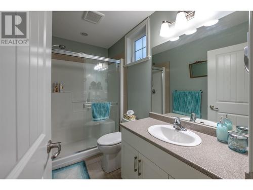 2450 Radio Tower Road Unit# 90, Oliver, BC - Indoor Photo Showing Bathroom