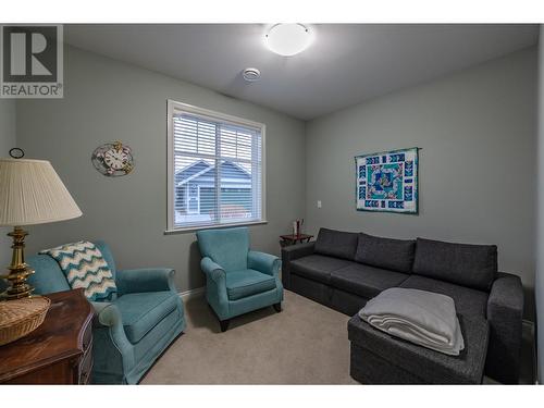 2450 Radio Tower Road Unit# 90, Oliver, BC - Indoor Photo Showing Living Room