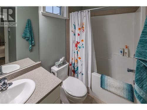 2450 Radio Tower Road Unit# 90, Oliver, BC - Indoor Photo Showing Bathroom