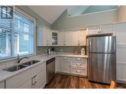 2450 Radio Tower Road Unit# 90, Oliver, BC - Indoor Photo Showing Kitchen With Double Sink