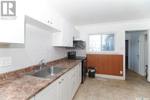 2056 Embury Street, Regina, SK - Indoor Photo Showing Kitchen