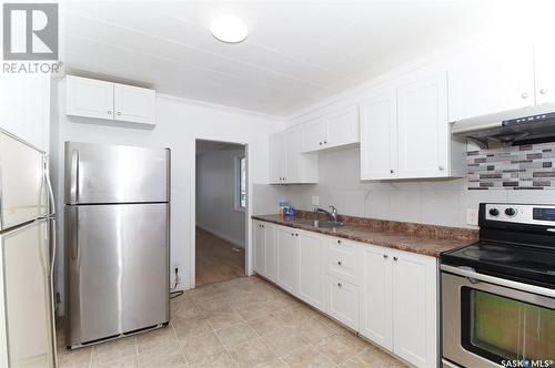 2056 Embury Street, Regina, SK - Indoor Photo Showing Kitchen