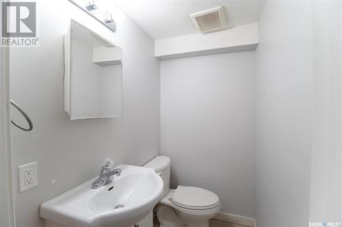 2056 Embury Street, Regina, SK - Indoor Photo Showing Bathroom