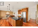 649 Devonian Avenue, Kelowna, BC  - Indoor Photo Showing Kitchen 