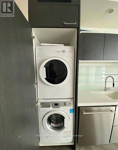 4009 - 45 Charles Street E, Toronto, ON - Indoor Photo Showing Laundry Room