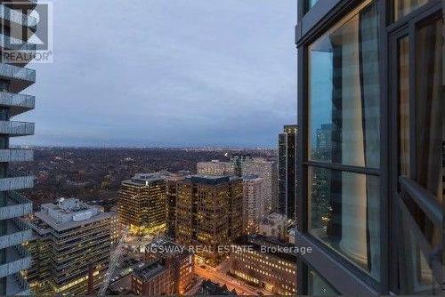 4009 - 45 Charles Street E, Toronto, ON - Outdoor With View