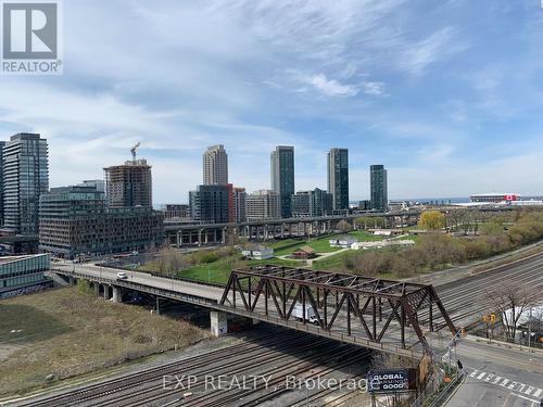 1005E - 576 Front Street W, Toronto, ON - Outdoor With View