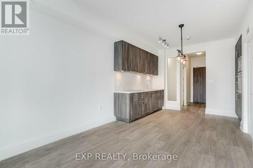 1005E - 576 Front Street W, Toronto, ON - Indoor