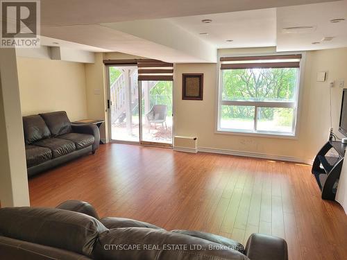 Bsmt - 652 Mcbean Avenue, Newmarket, ON - Indoor Photo Showing Living Room