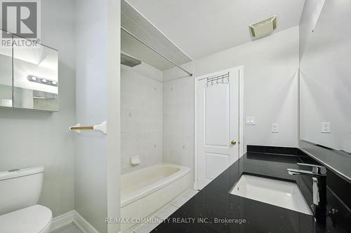 27 Horizon Street, Brampton, ON - Indoor Photo Showing Bathroom