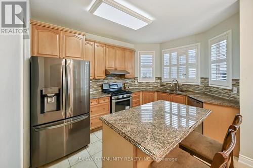 27 Horizon Street, Brampton, ON - Indoor Photo Showing Kitchen