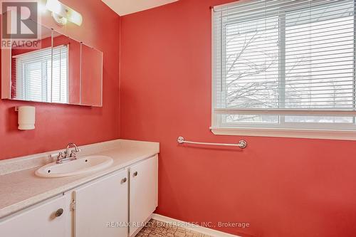 13 Carisbrooke Court, Brampton, ON - Indoor Photo Showing Bathroom